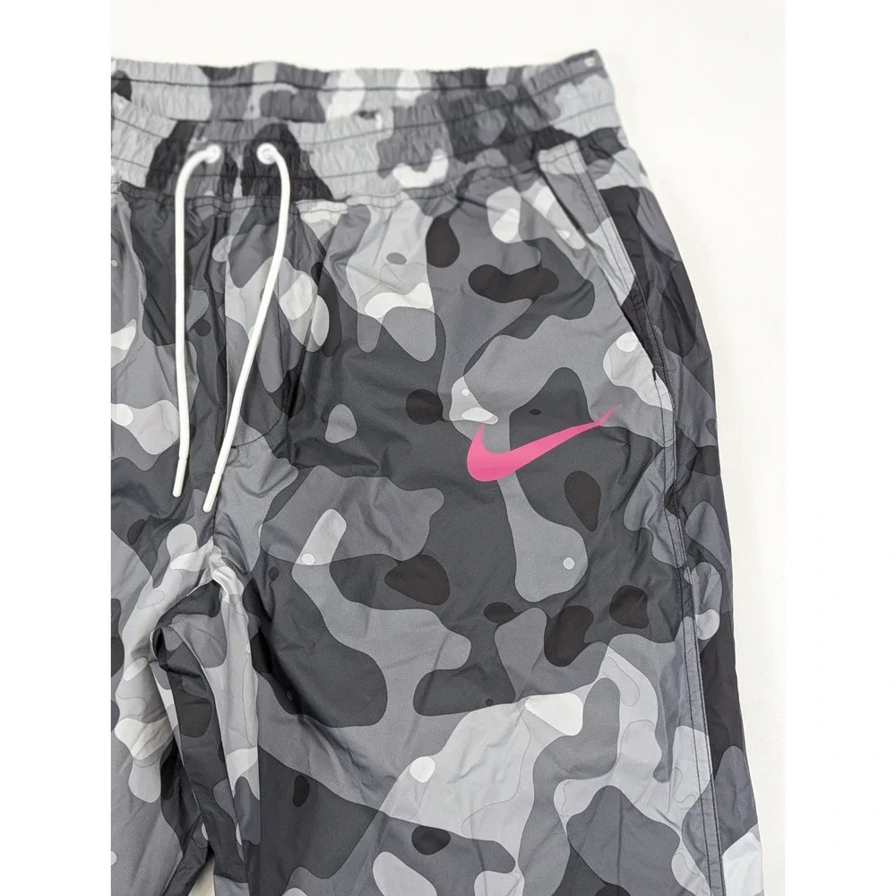 Nike Windbreaker Camouflage Joggers Pants Womans XL Pink Check 34x26 Plus